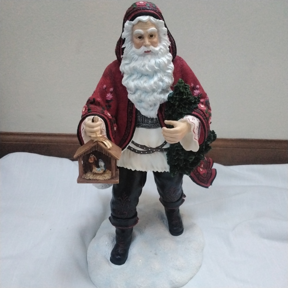Pipka Slovakian Santa Collectible